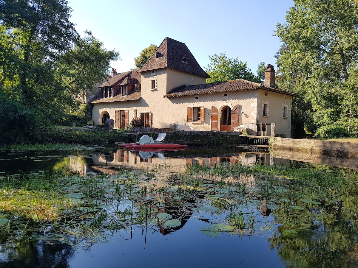 Moulin du 17ème ，距离Périgord的Brantôme 10分钟。