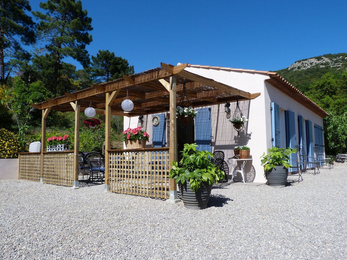 Charming bijoux cottage near St Tropez