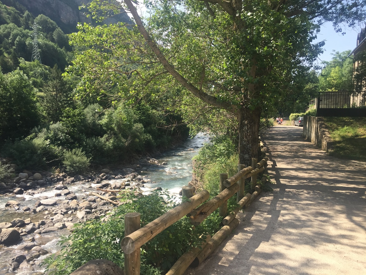 坎夫兰公寓-圣地亚哥卡米诺（ Camino de Santiago ）