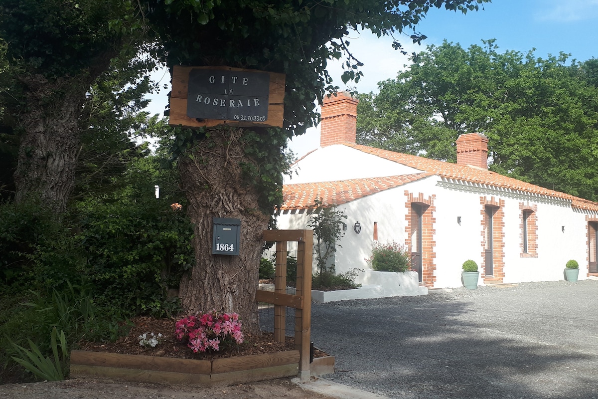 Gîte 6 personnes en Vendée. la roseraie.