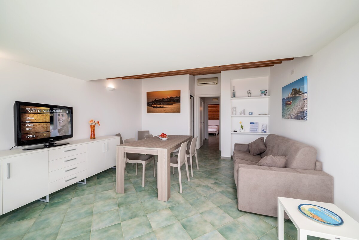 Archimede, apartment with view in the center