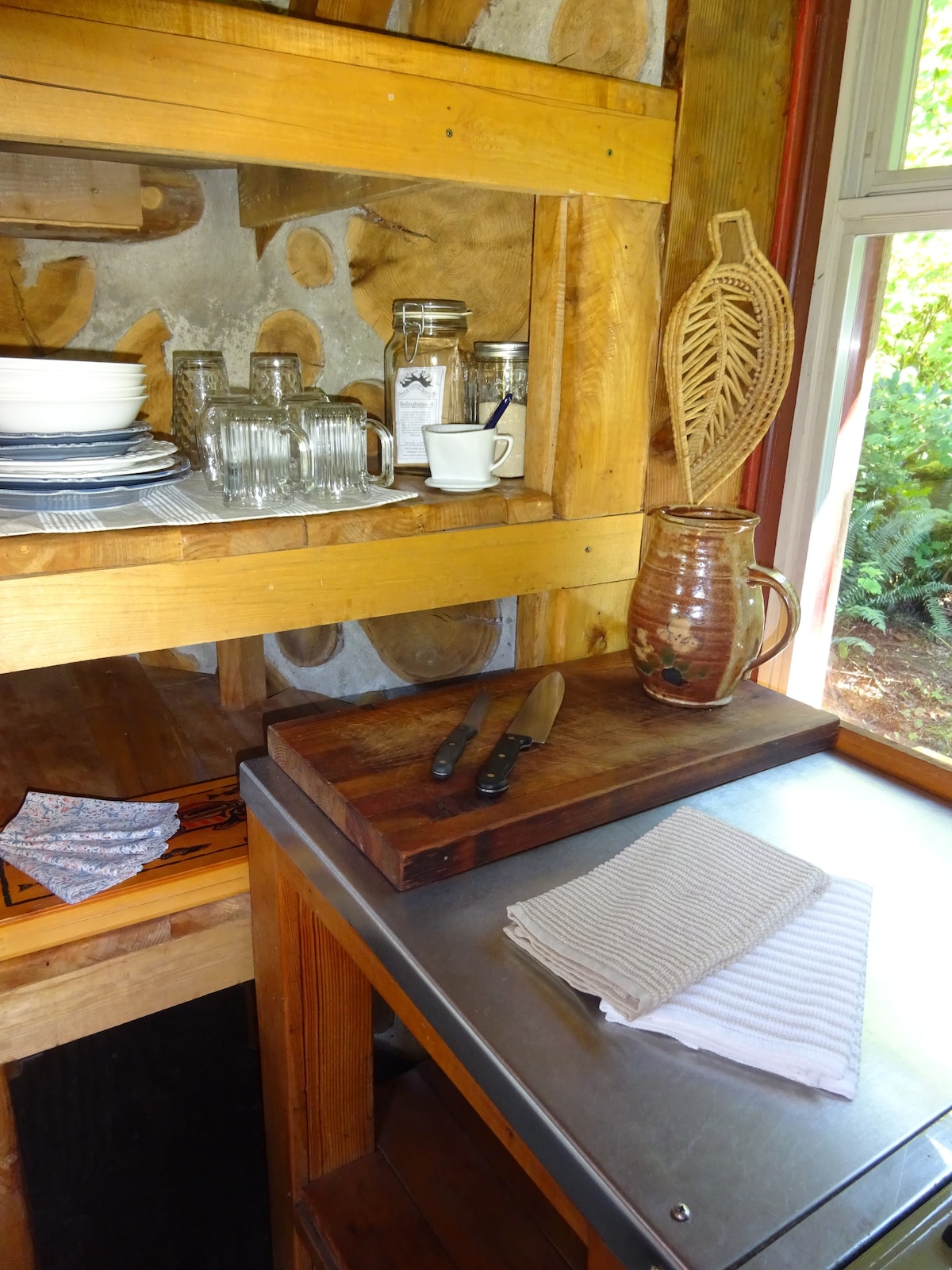 Sojourn Cabin at Feral Farm