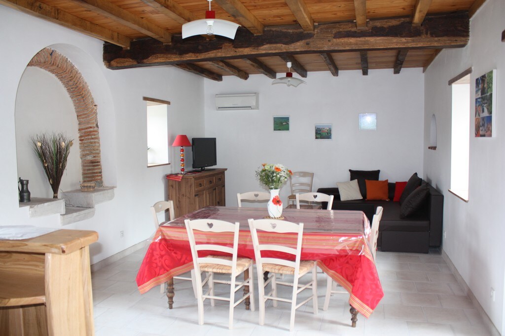 Ferme restaurée, à 6km de Salies de Béarn