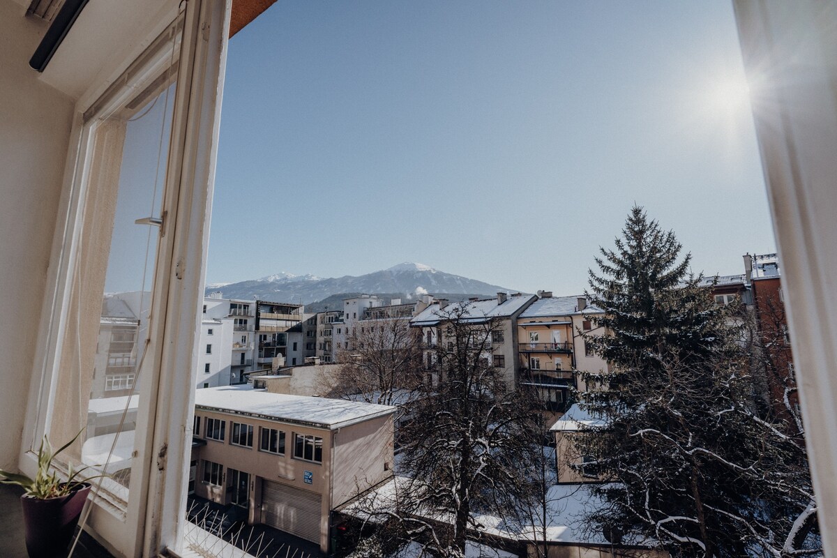 带可选桑拿的山景全景