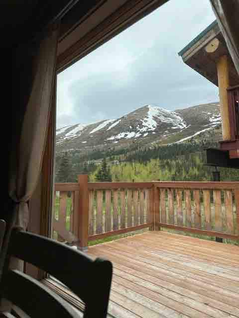 Alaskan Retreat Guest Log Cabin
