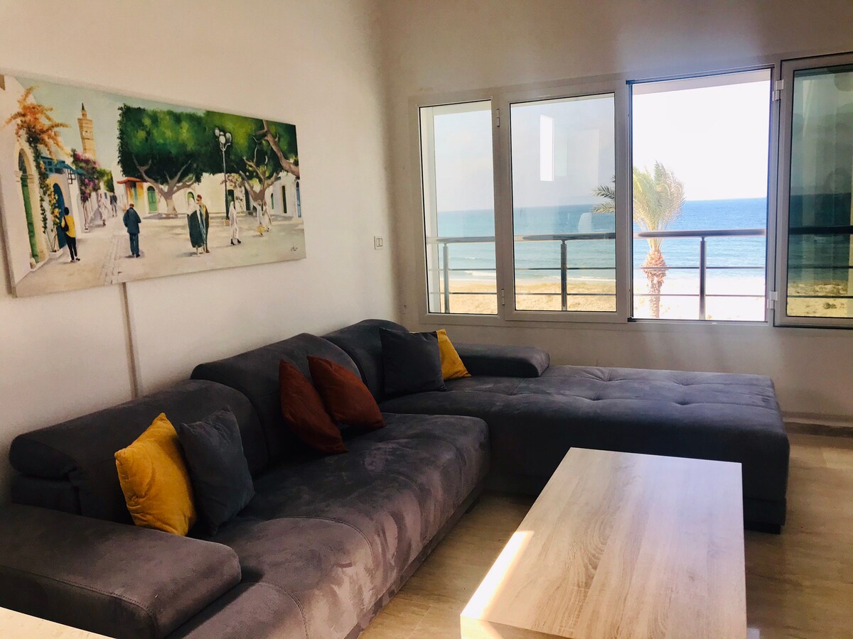 2 Bedrooms Front beach new apartment for rent