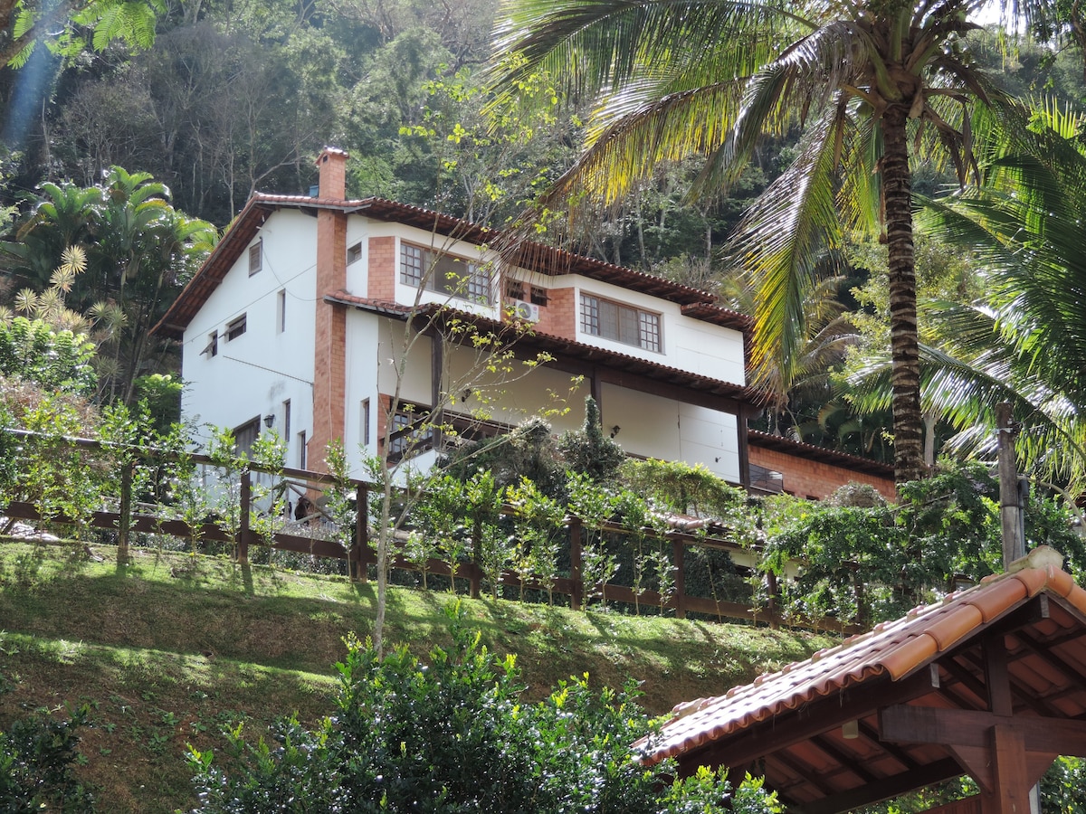 Casa em Cond. Fazenda a 15 minutos de Itaipava