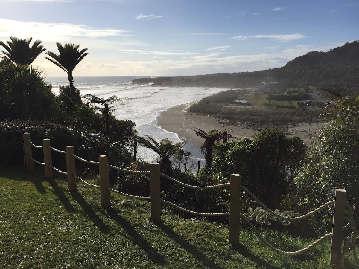 Seaside Cottage, Paparoa Park Motel