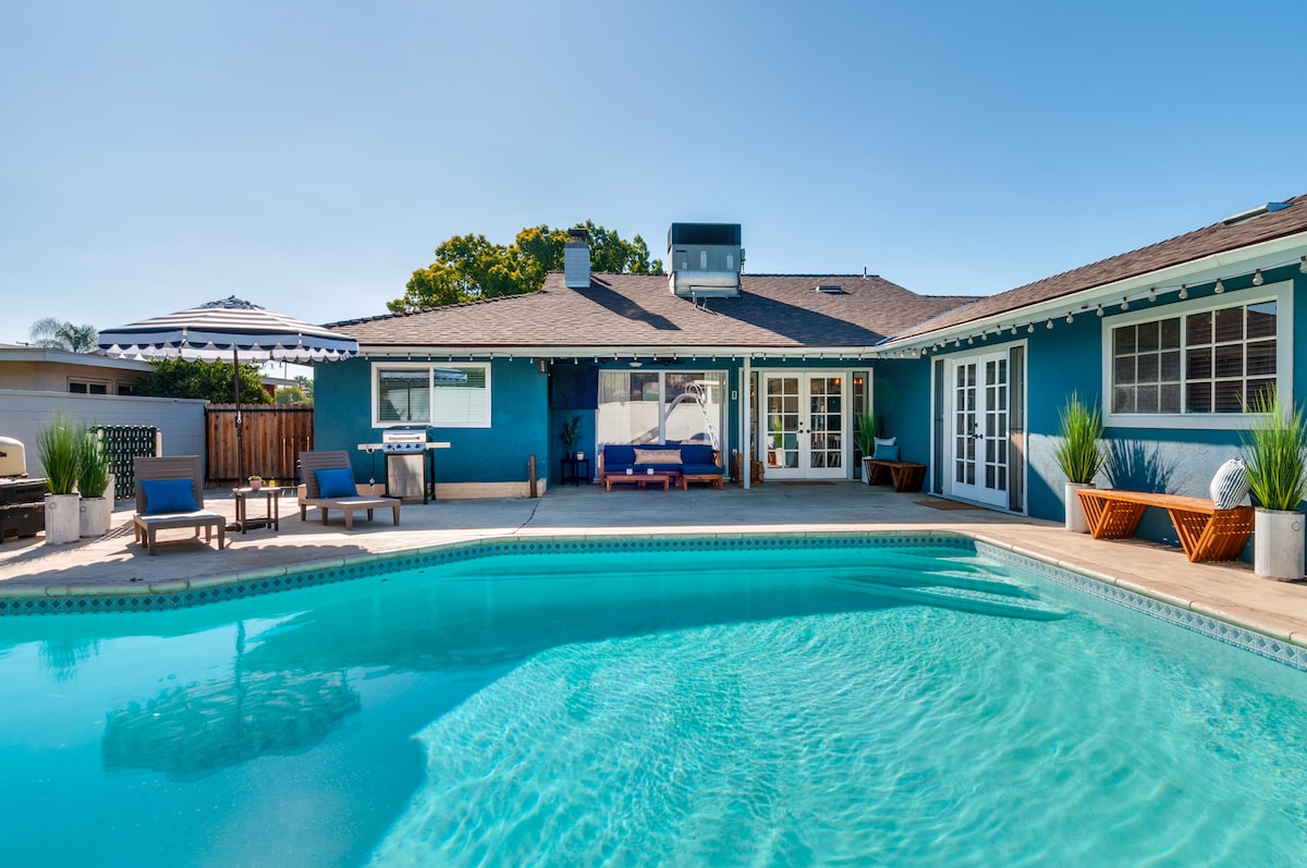 MID CENTURY MODERN HEATED POOL HOME w/ GAME ROOM