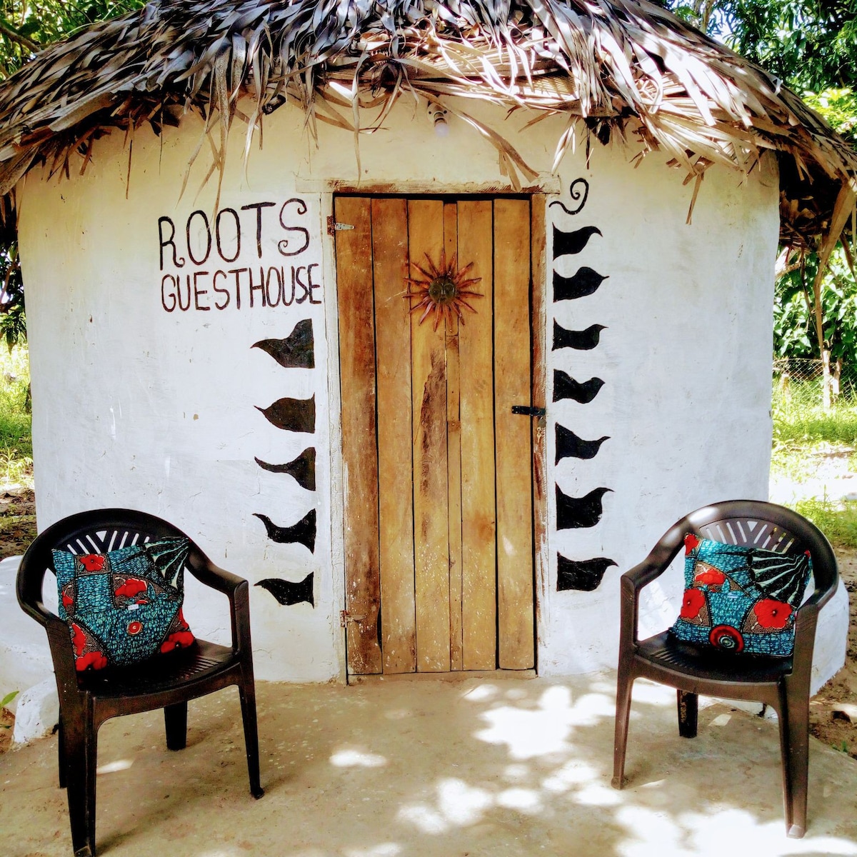 ROOTS Guesthouse @ Good Vibes Eco Lodge