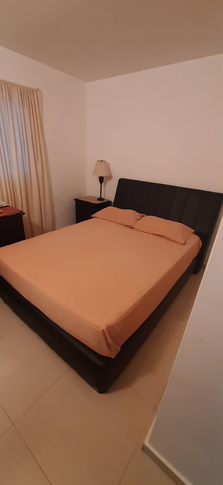 Acogedor y cómodo dormitorio para viajero o pareja