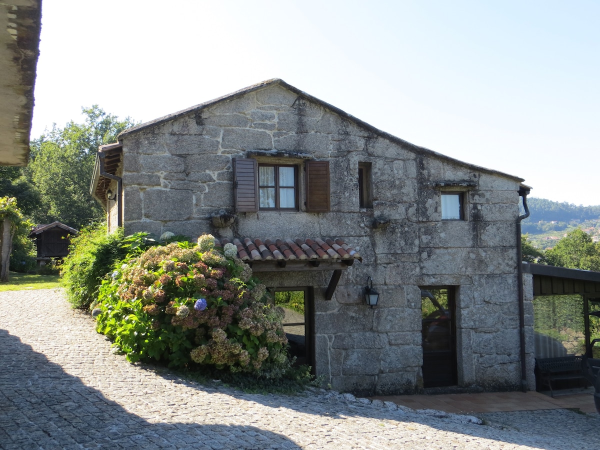 CASA DO VAL.位于Ponteareas的迷人小屋。