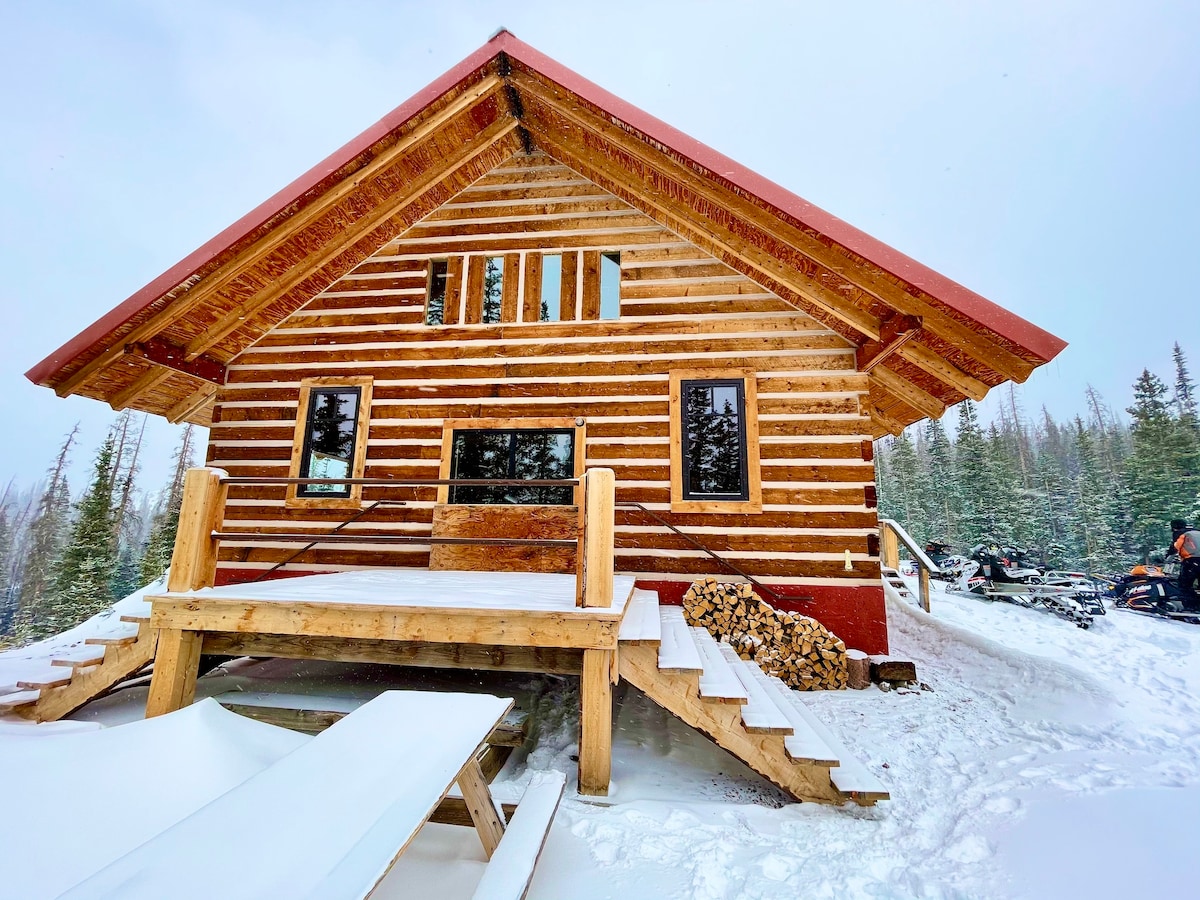 Grayback Lodge – Epic backcountry cabin at 11,400'
