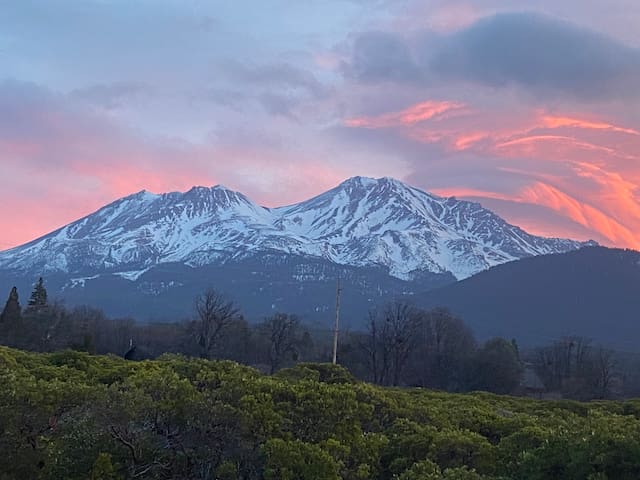 Mount Shasta的民宿