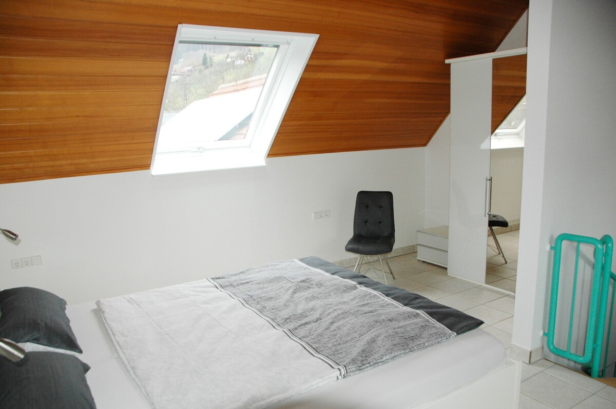 度假公寓「Sylvianne」（ Ottenhöfen ） ， 70平方米， 1间卧室， 1间客厅/卧室，最多可容纳4人