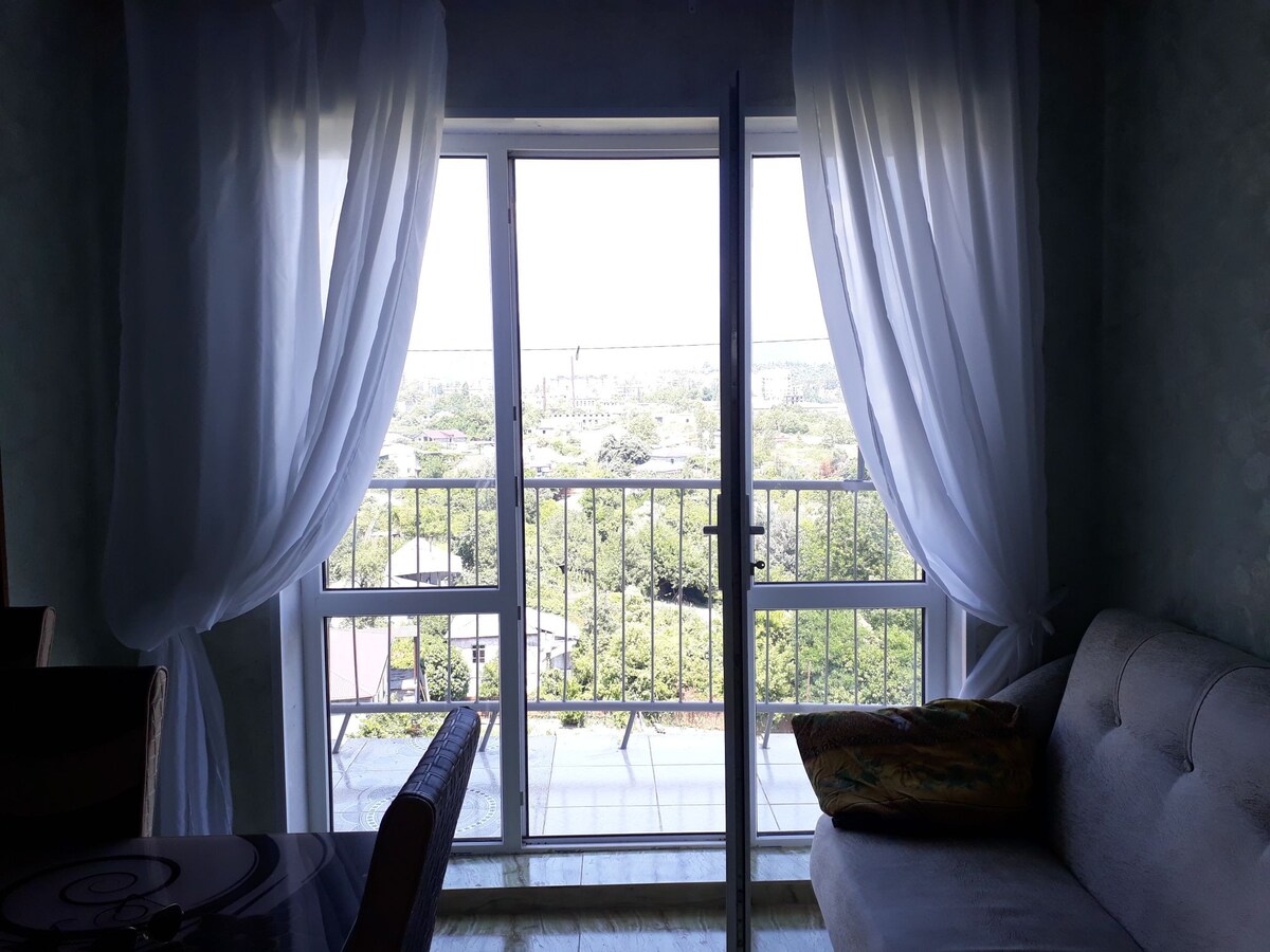 Квартира в Сухум с видом на горы,рядом с морем