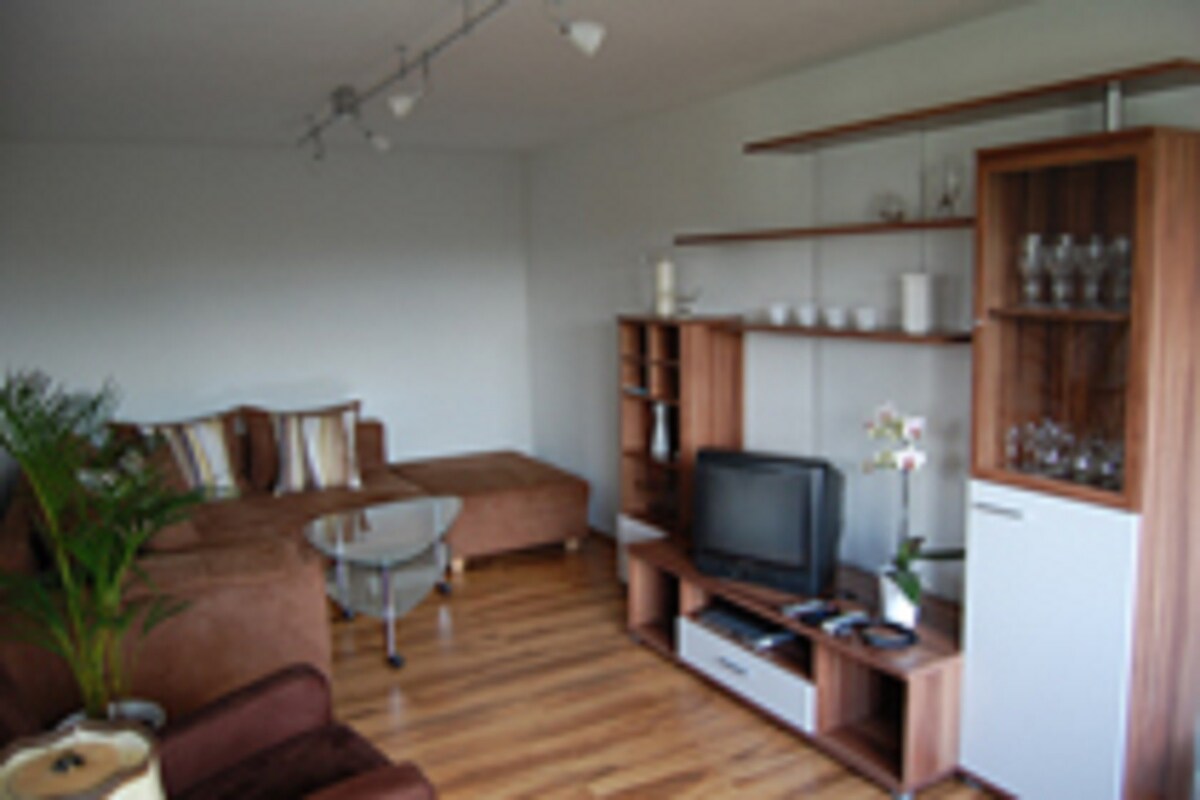 Lenneplätze公寓（ Winterberg/Lenneplätze ） - ，装潢现代化的公寓，配备设备齐全的厨房和露台