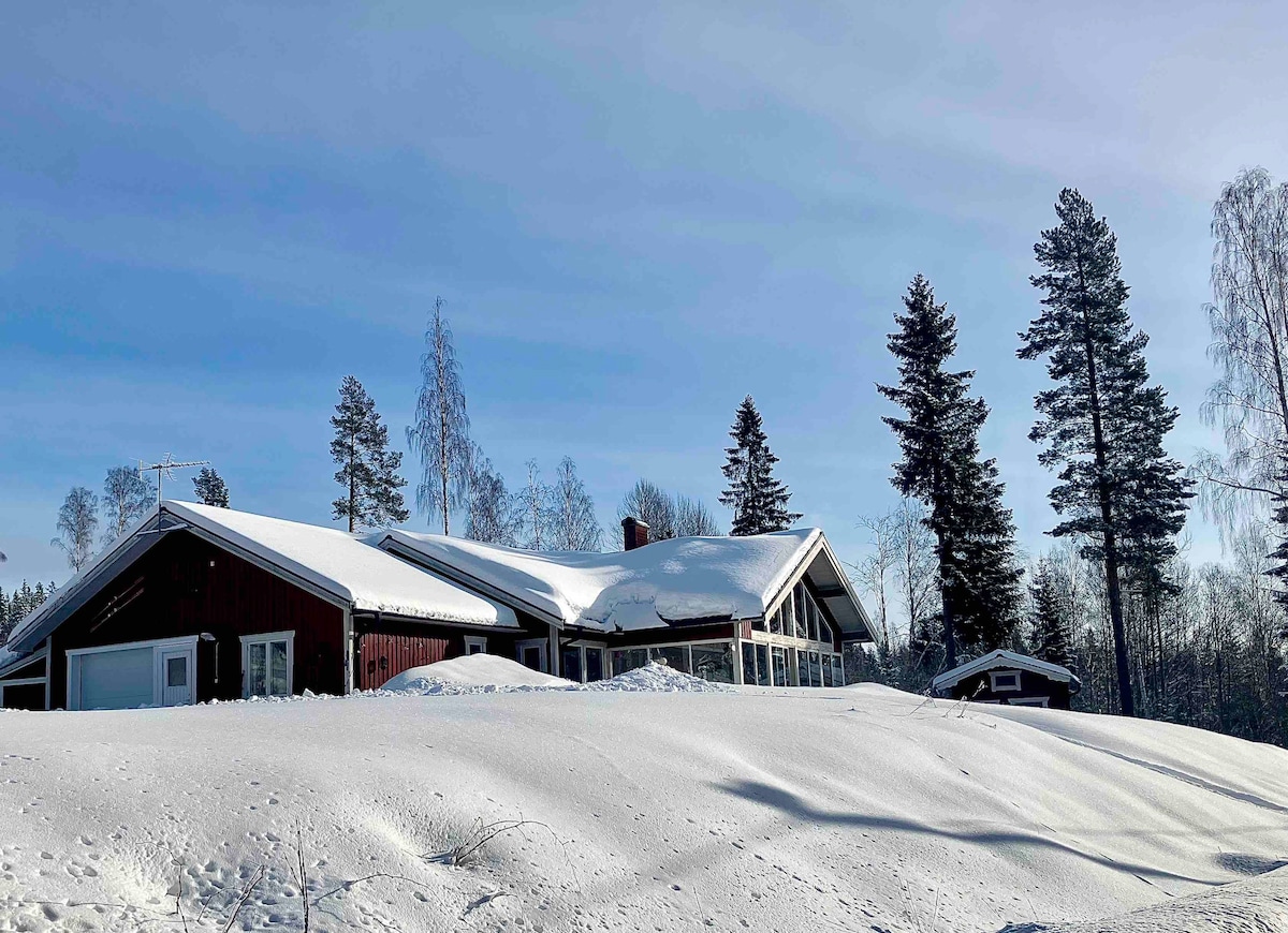 Hilmas gård - bastu, kamin och egen brygga