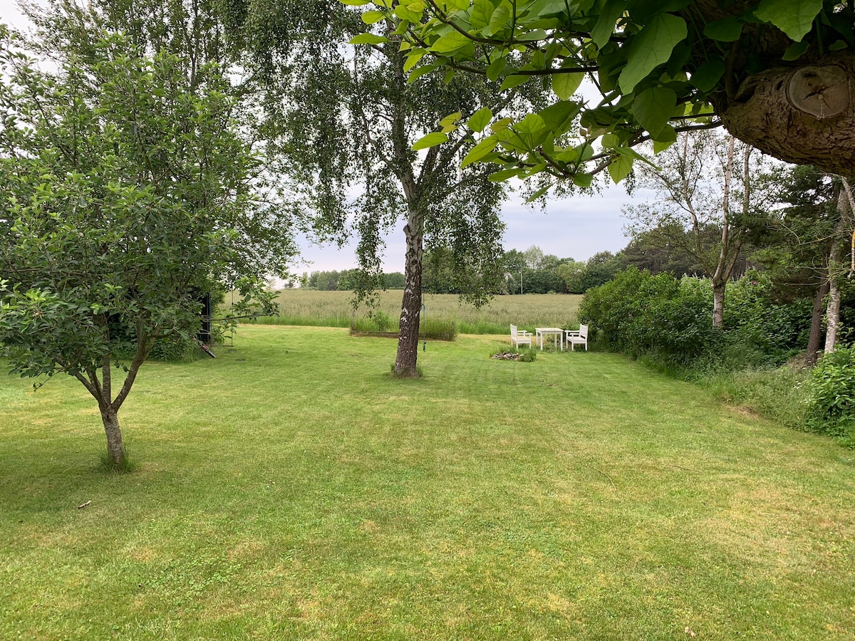 Lovely house in the country site - very quiet area