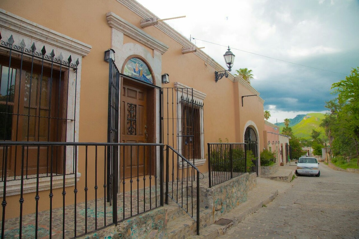 Hermosa "Casa Gala" en el centro de Alamos