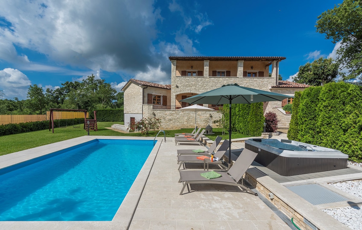 Villa Vernier with Private Pool and Jacuzzi