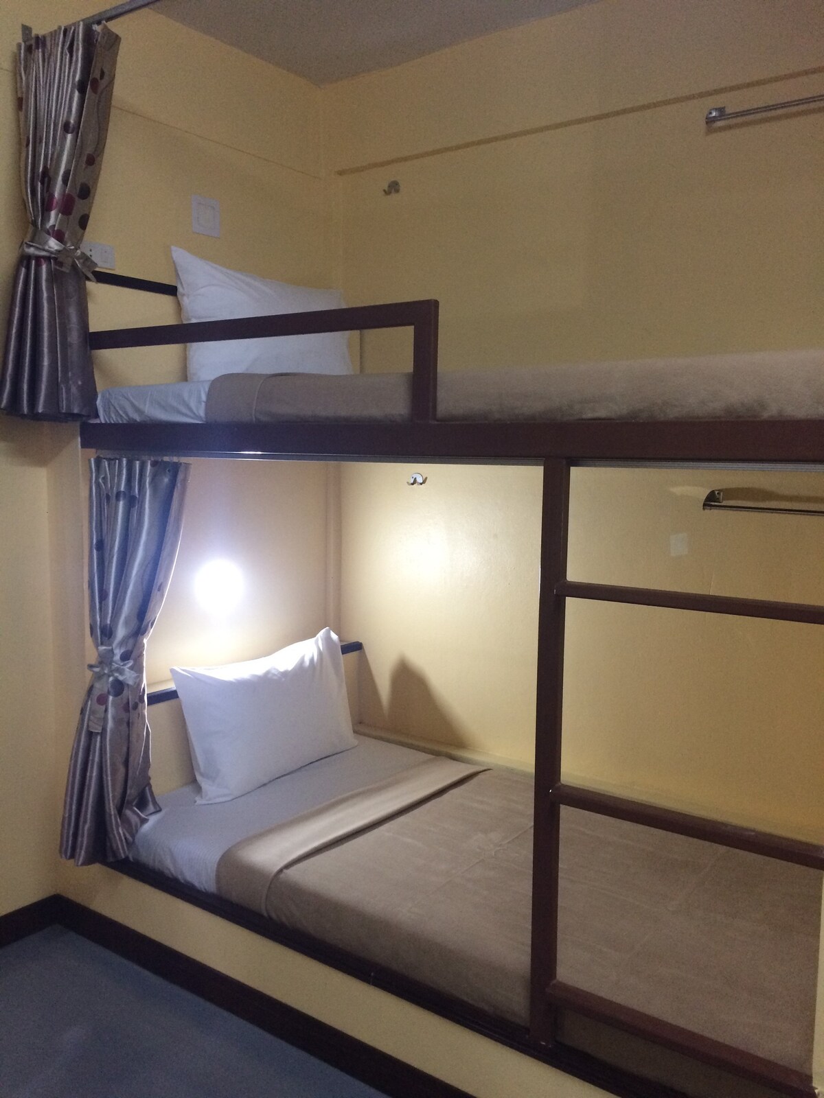 Sleep Well Hostel-Bunk Bed in Mixed Dormitory Room