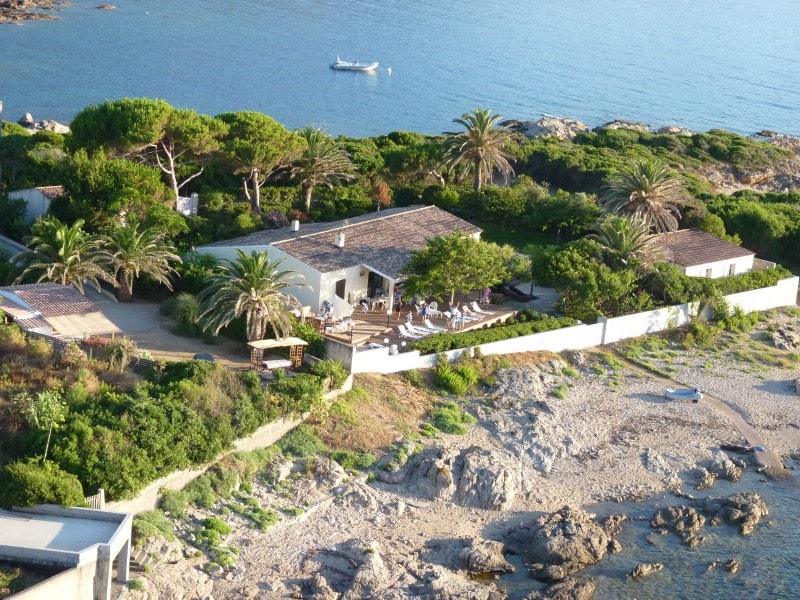 Luxury villa with access to the see