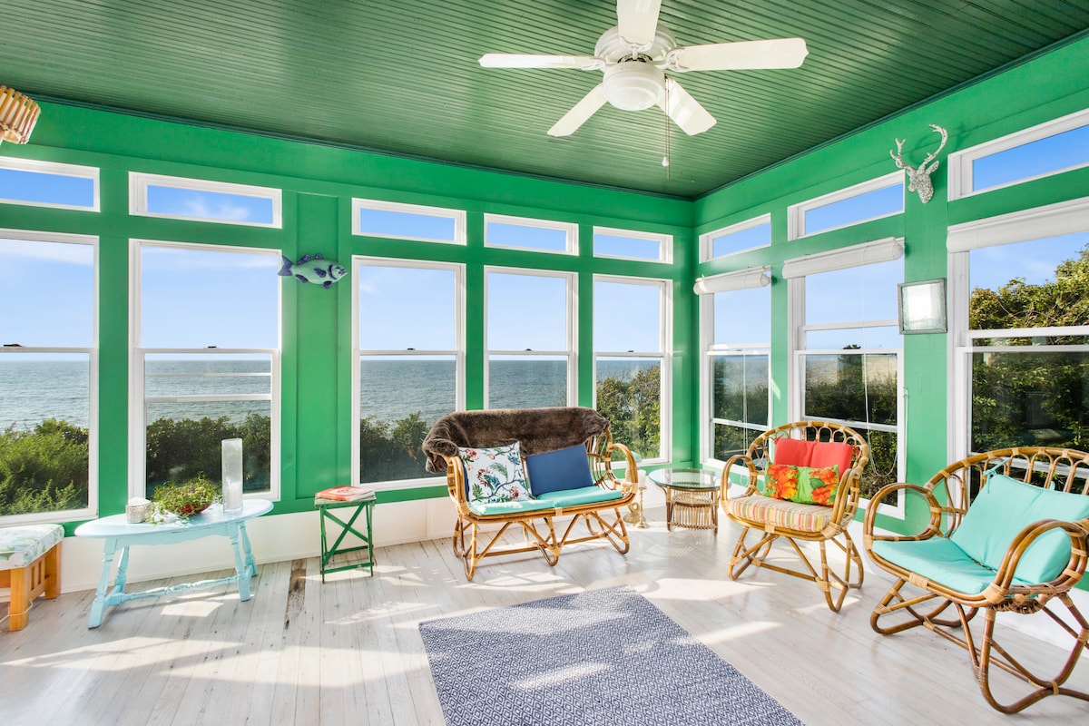 Sound Front Home with Pool and Outdoor Shower