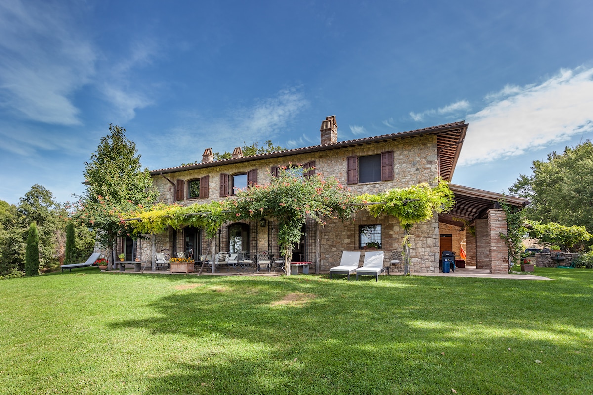 Todi Luxury casale with view : Casa Martana