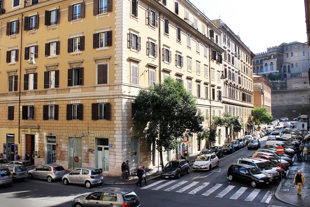 现代家庭式2间卧室公寓，距离梵蒂冈博物馆200米