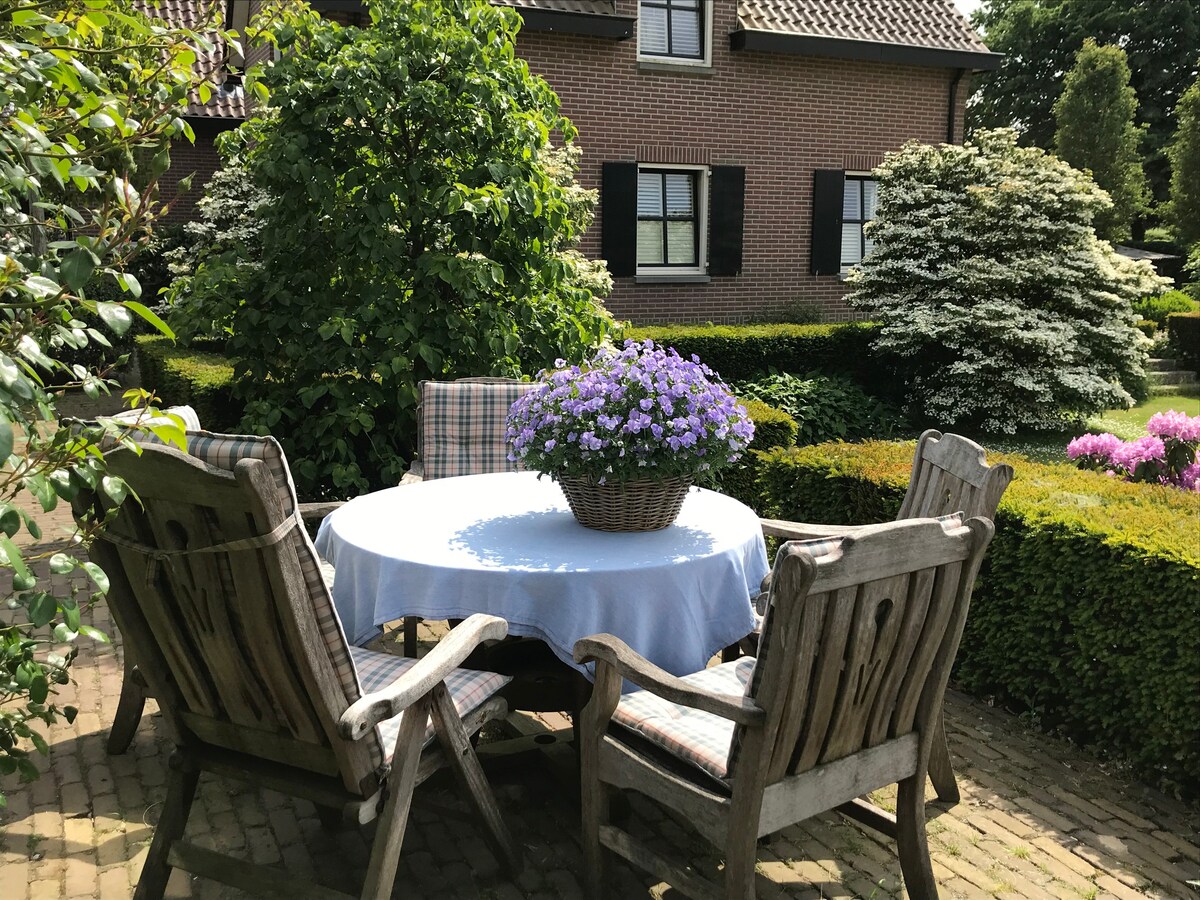 Rural B&B in Riethoven ，含早餐