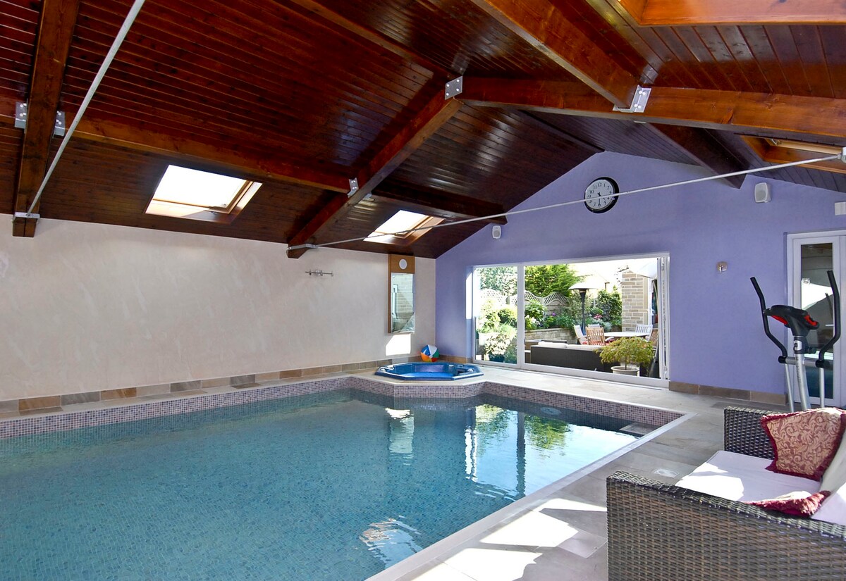 Indoor pool, hot-tub, cinema. From £299 a night!