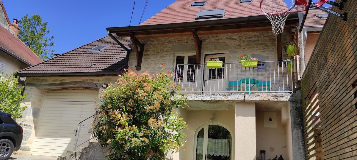 Maison 3 chambres 8 personnes, jardin et piscine