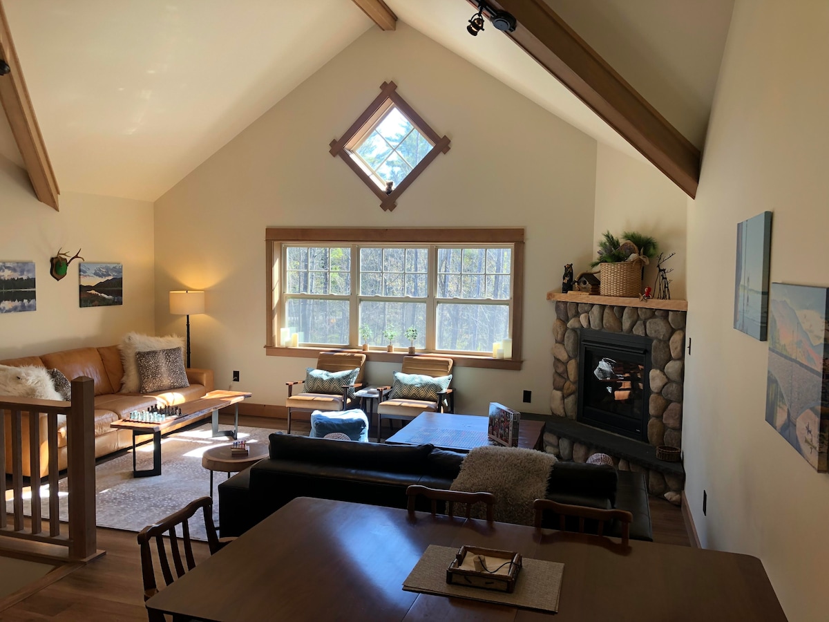 Skyward Lodge at the Owaissa Club - ADK Town Home