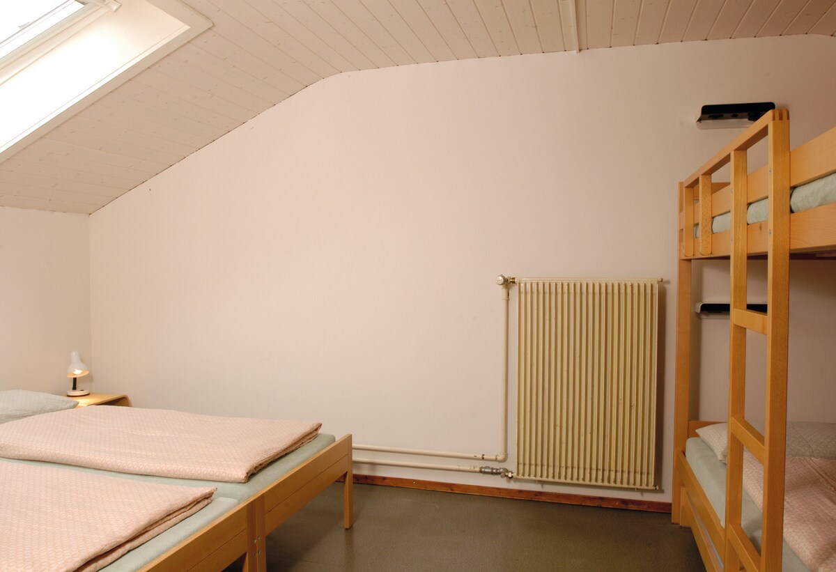 4-Bed Room,shared bath|Stein am Rhein Youth Hostel