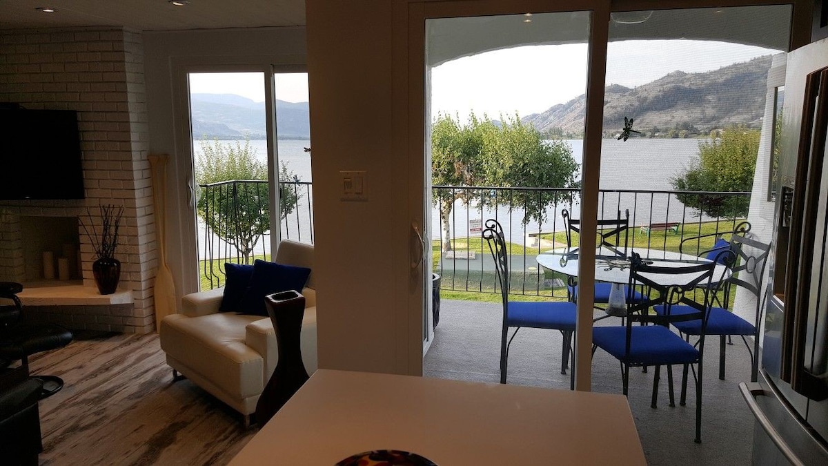 Osoyoos Waterfront Oasis, One Bedroom/Bath Condo