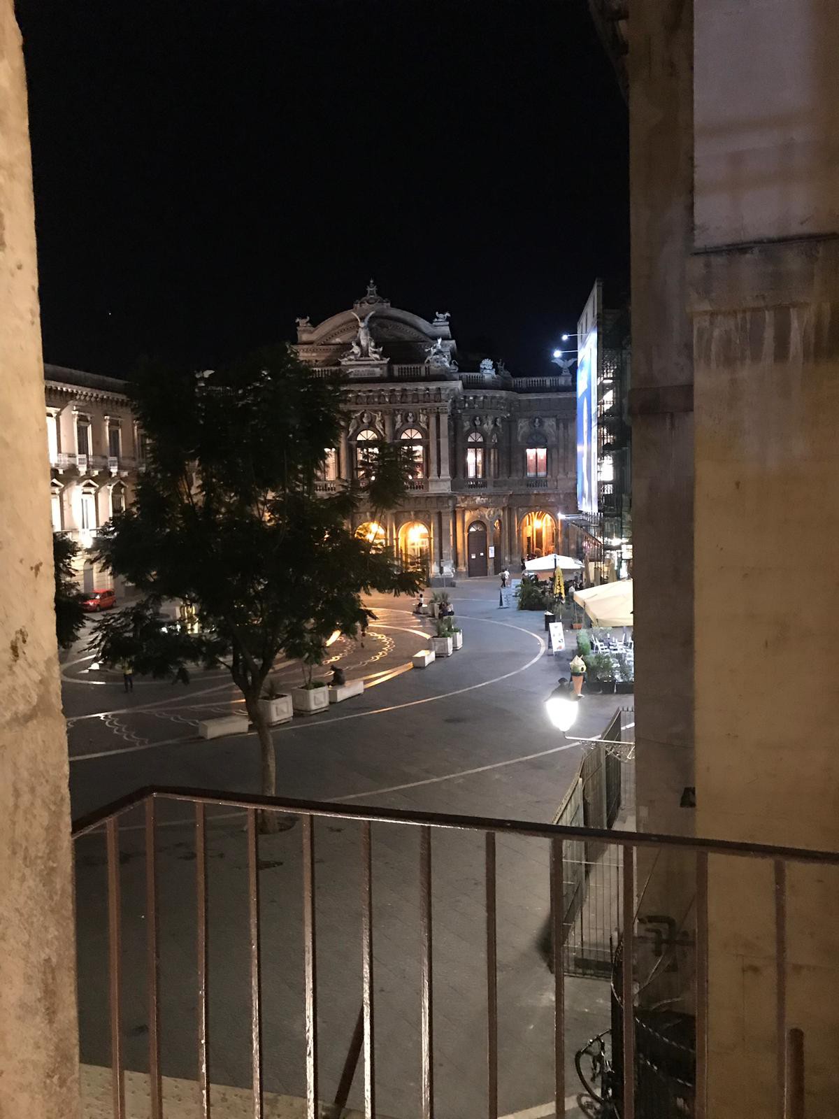 贝里尼剧院阳台