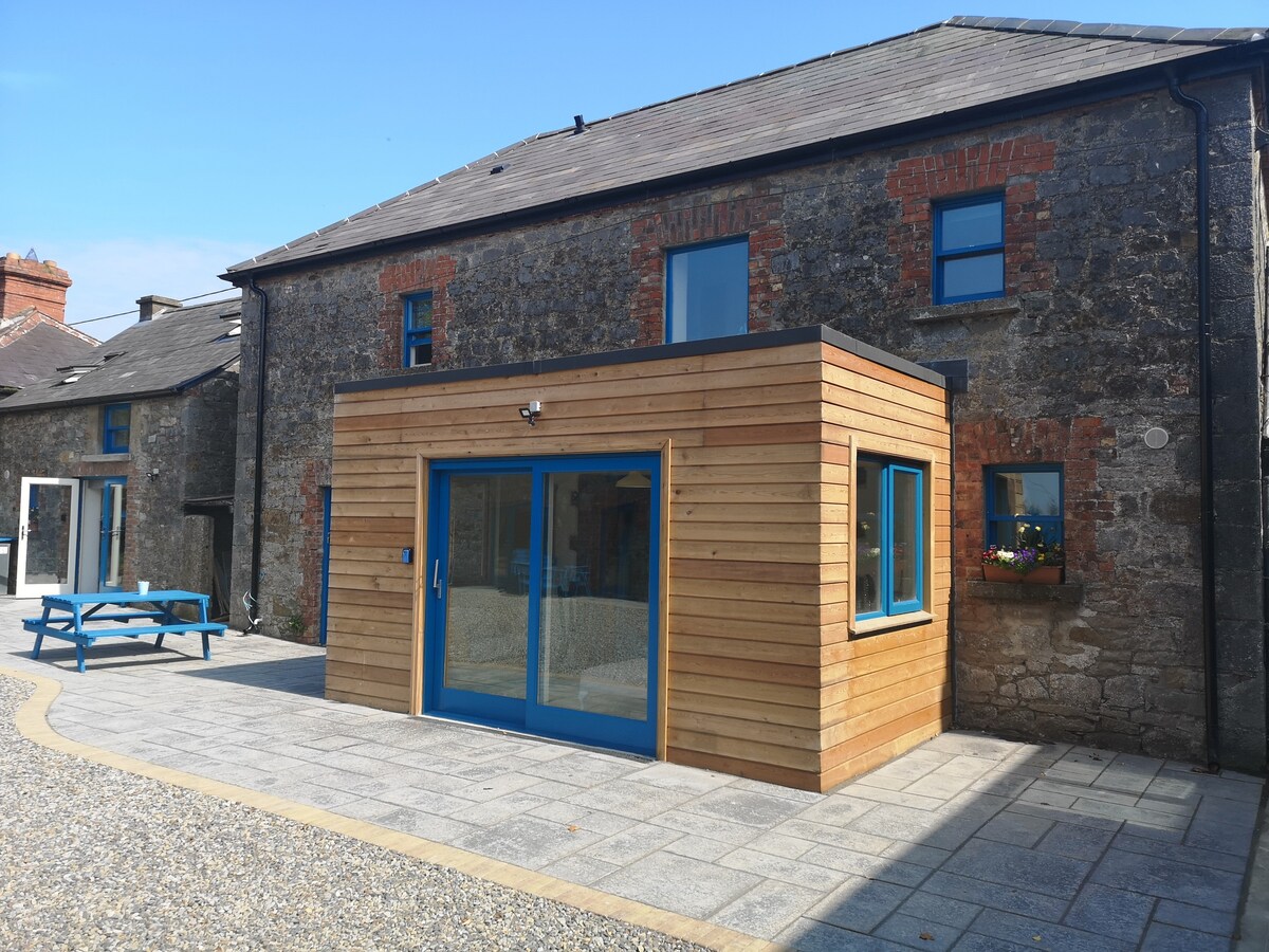 Bellringers Cottage ， Donore Village Courtyard。