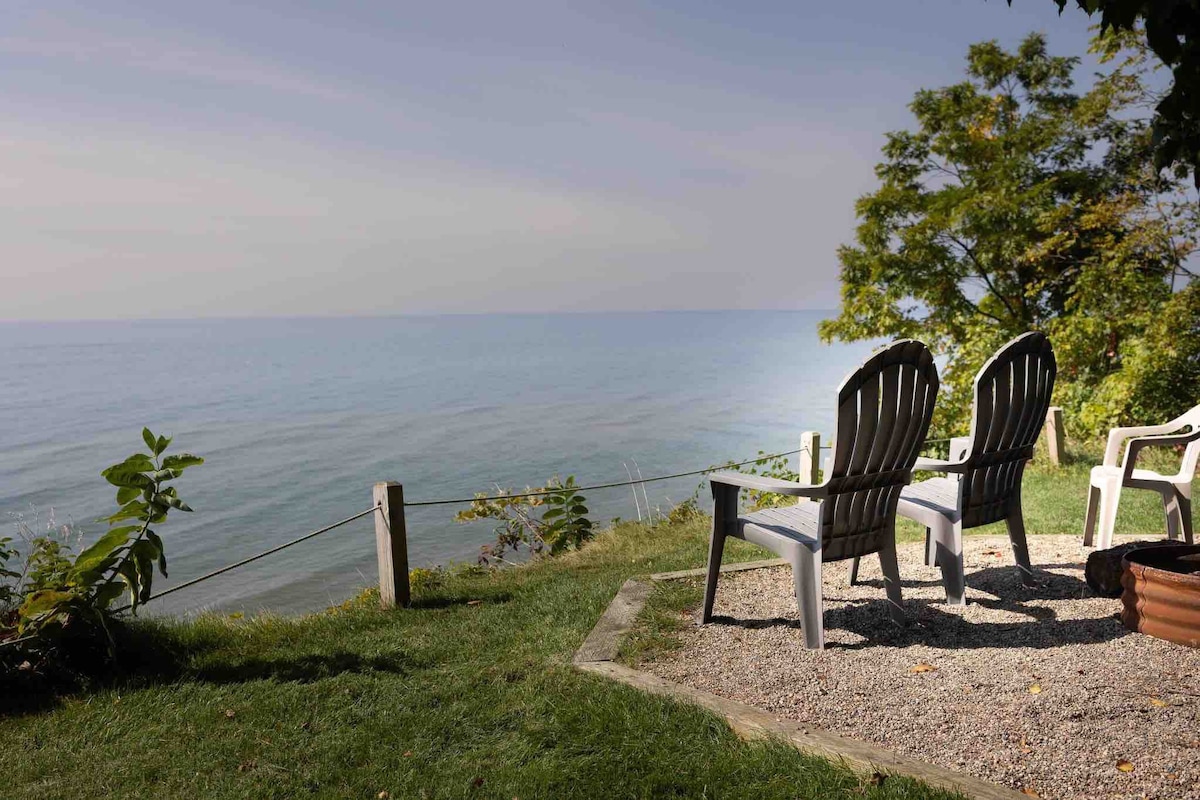 Stunning LakeMichigan Farmhouse