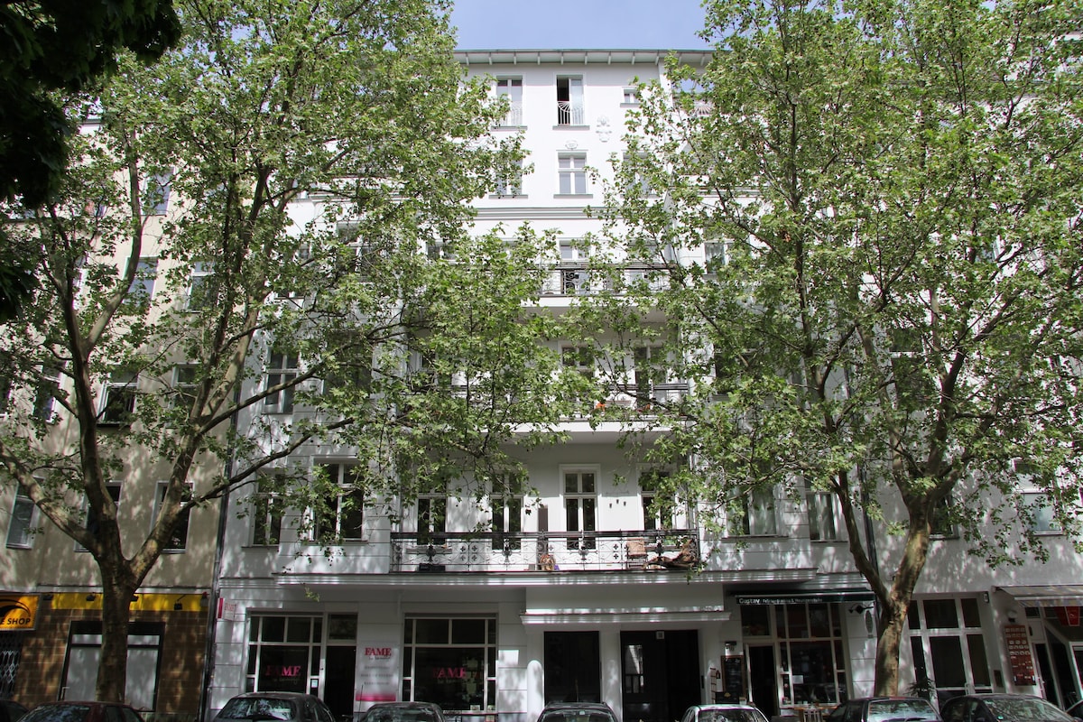 Motzstraße公寓（ 1000 ） ，带独立卧室