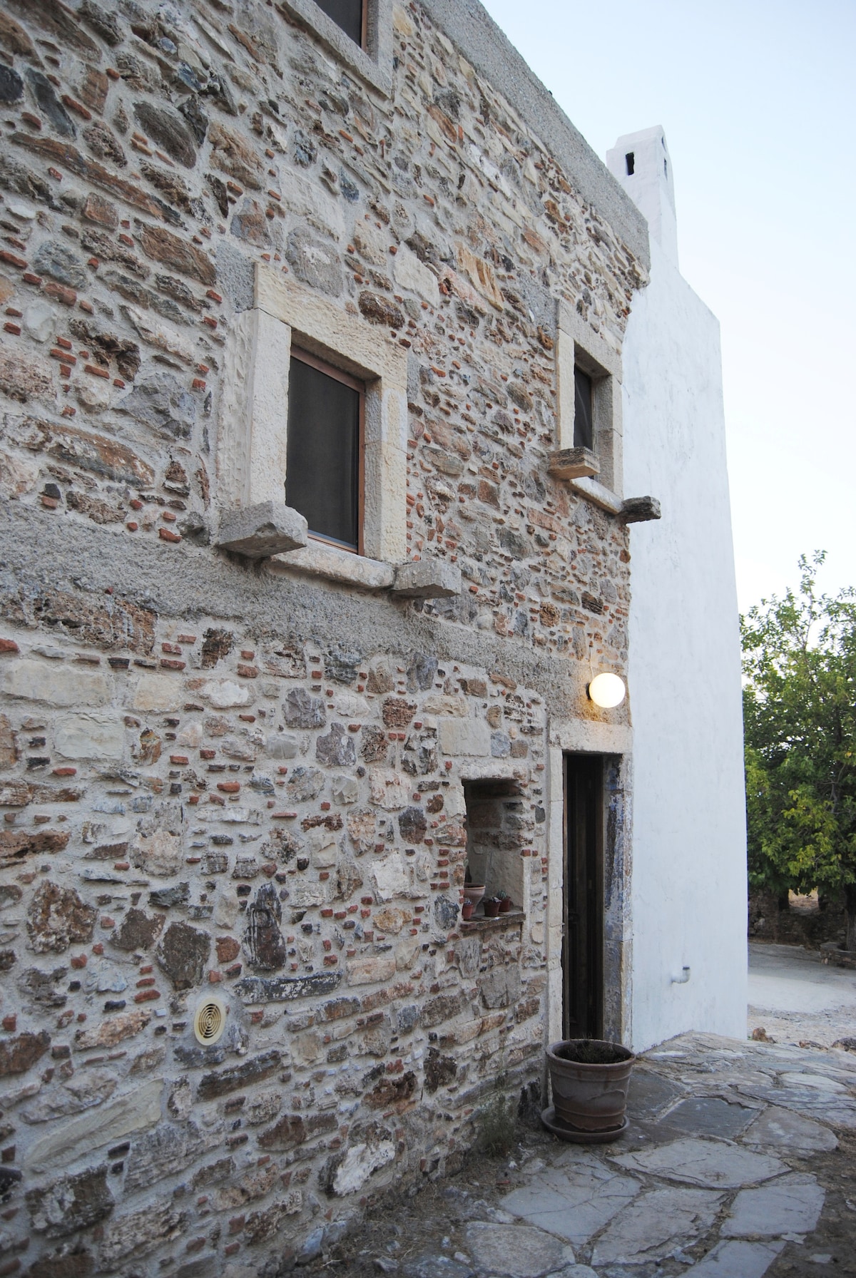 经翻修的古老传统民宅