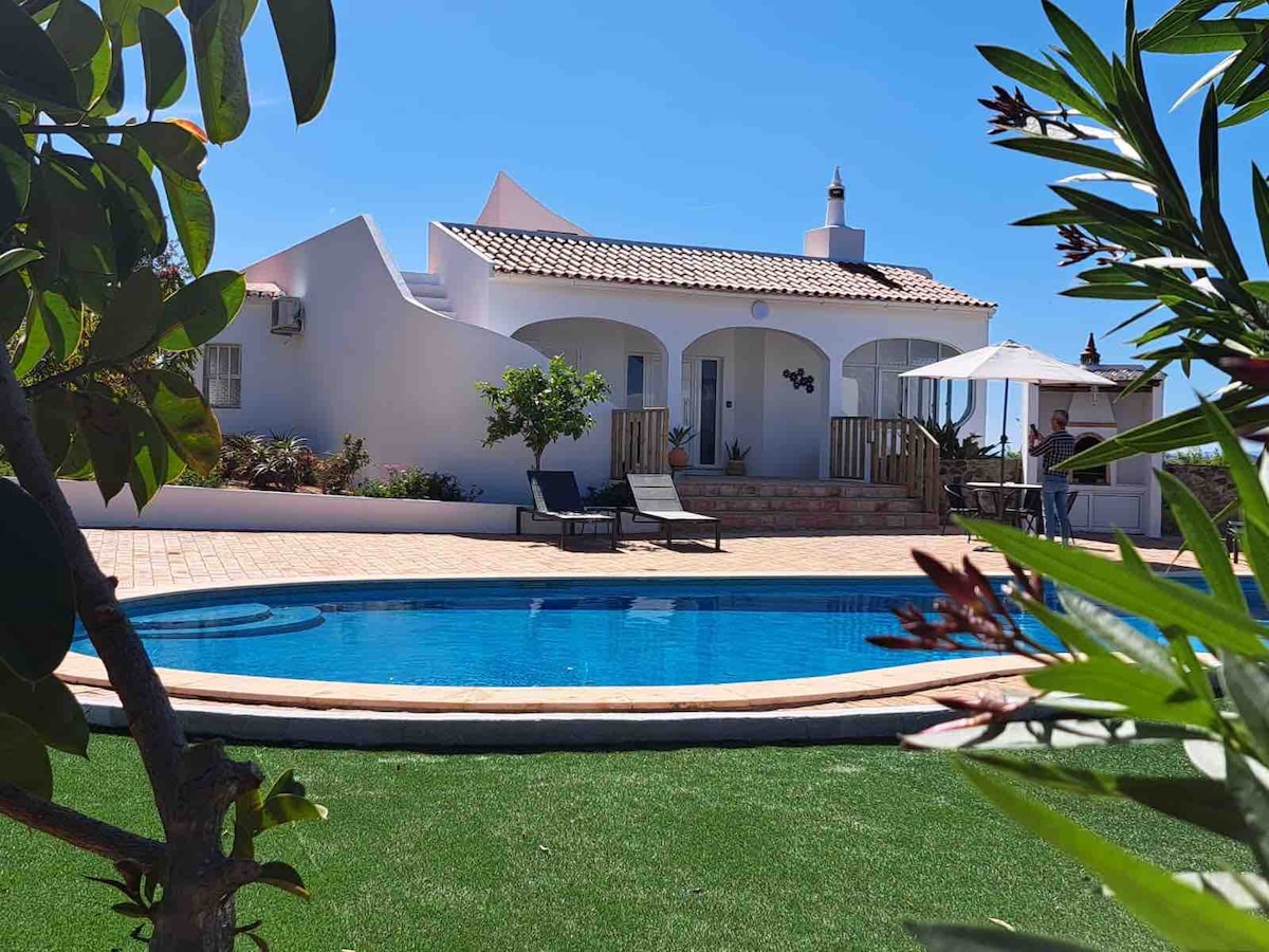 Boa Vista Villa, cozy, big swimming pool, privacy