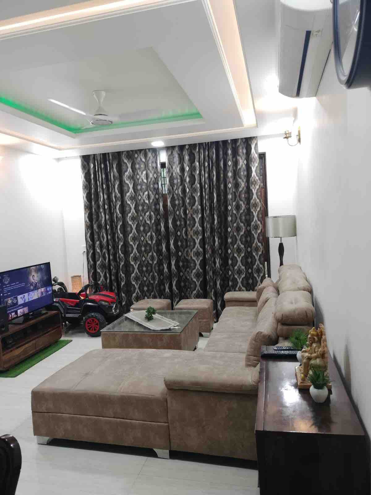 Ashish Homestay @15 mins distance from Expo Mart.