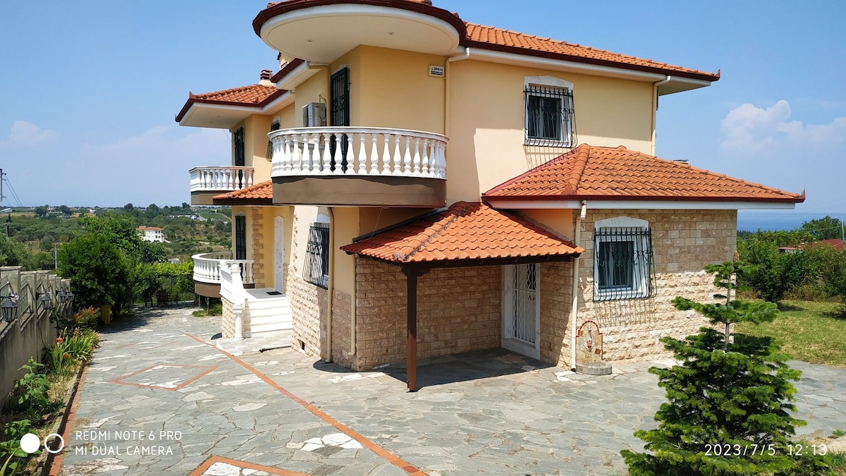 Seaside villa with a panoramic view full of herbs