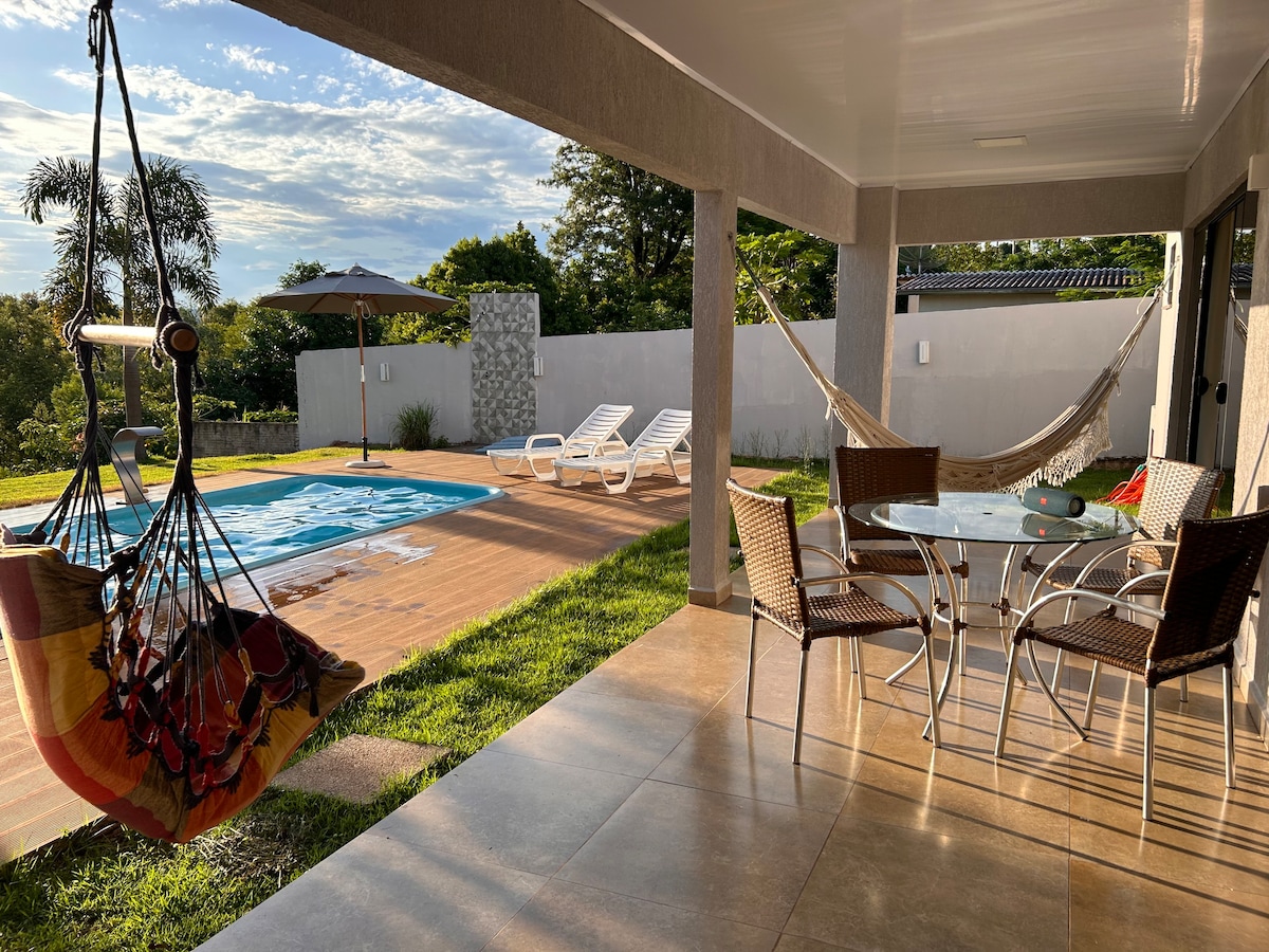 Casa no alagado na Barra Bonita com piscina