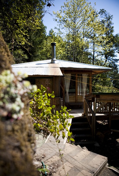 A Happinest ，像不列颠哥伦比亚省SSI上的小木屋！