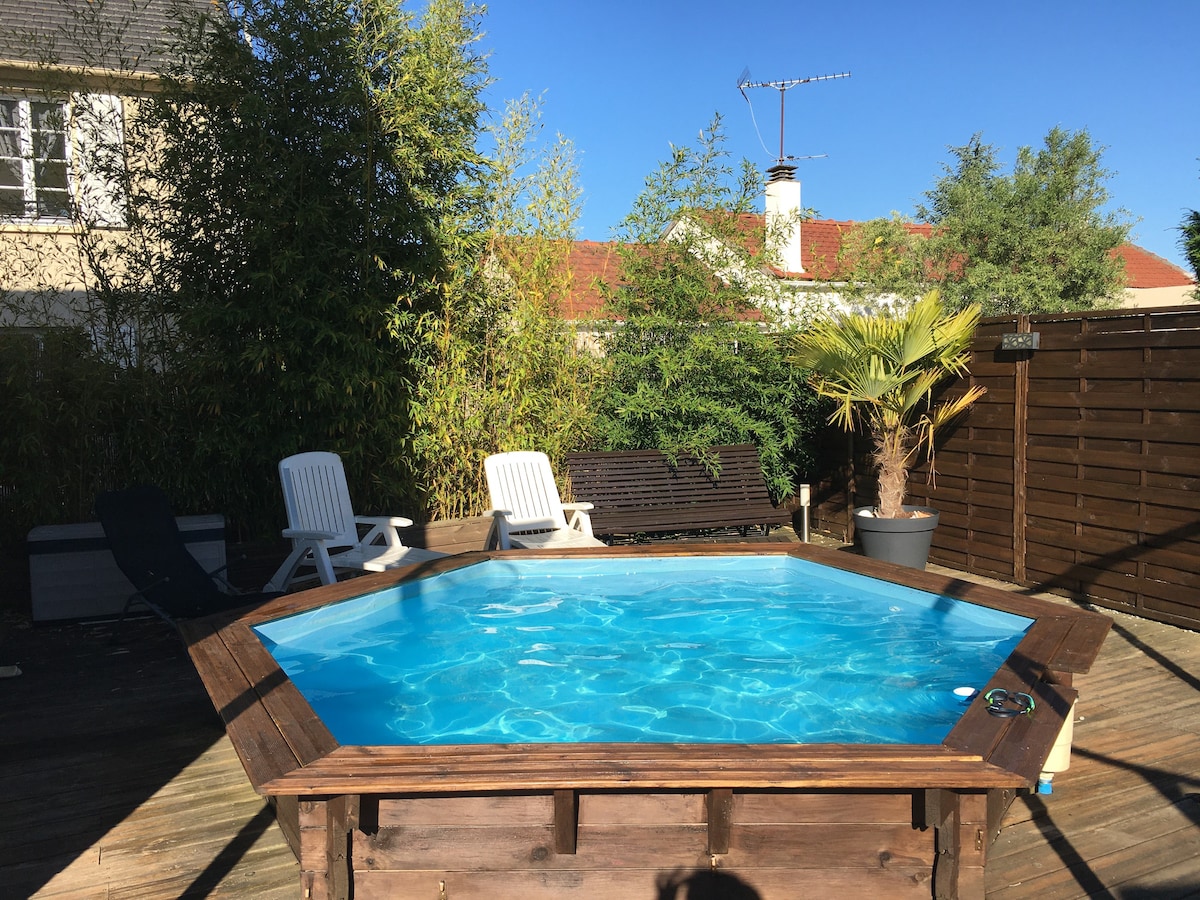 Maison agréable avec piscine et jardin