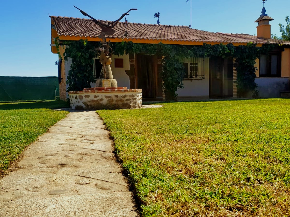 Calma chicha. Estupenda cabaña íntima con chimenea