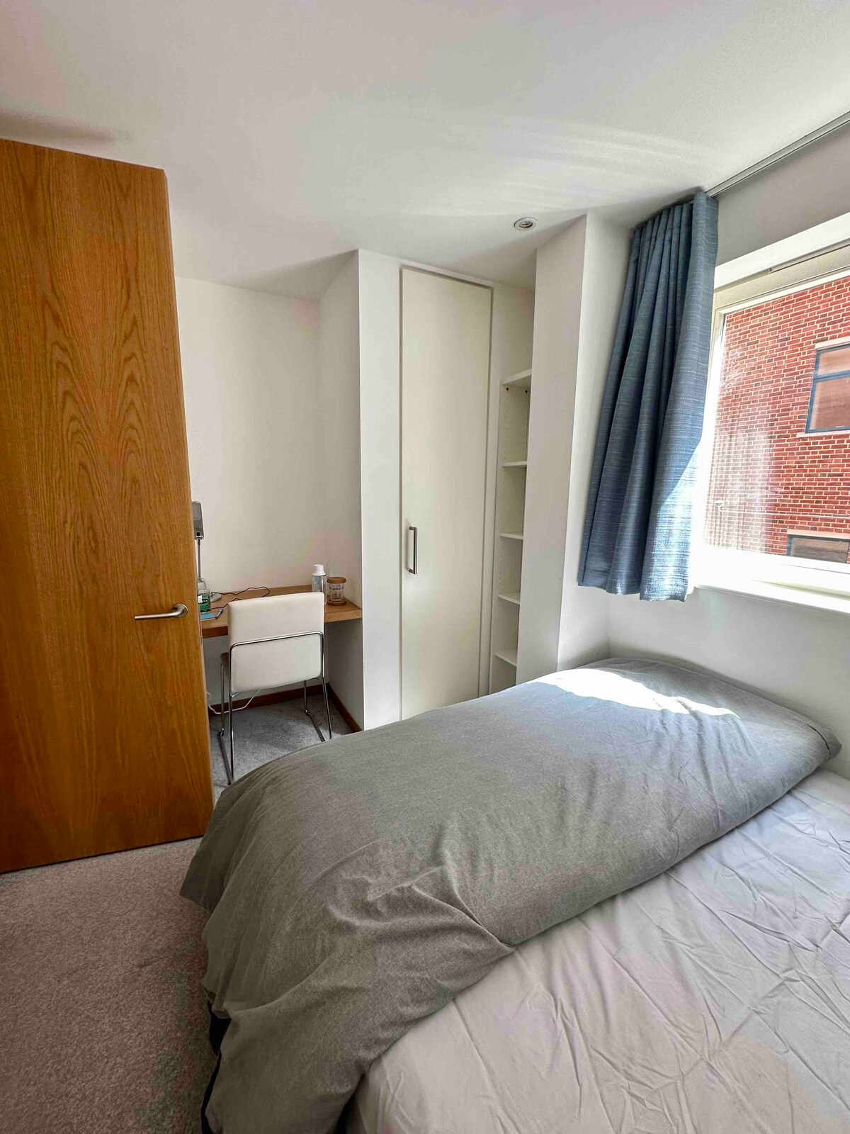 Spacious private room in best location of London