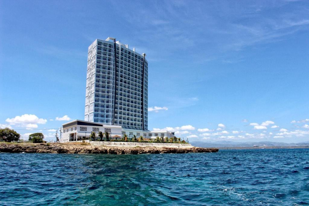Mactan Arterra Hotel & Resort, Paradise Holiday!